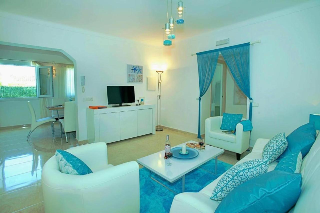 Blau Apartment *